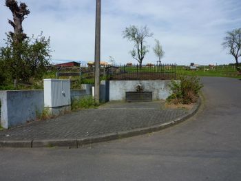 004-Brunnen-in-Hanwerth.JPG