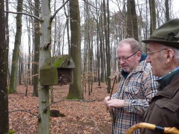 022-2012-03-08--Reinigung-Nistkaesten.JPG