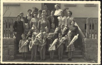 1958-Einschulung-mit-Muetter.jpg