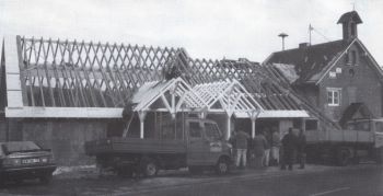 1994 Schule wird Dorfgemeinschaftshaus.jpg