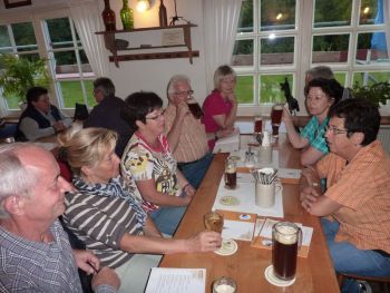 0007-2012-09-Wandergruppe-in-Marienstatt.JPG