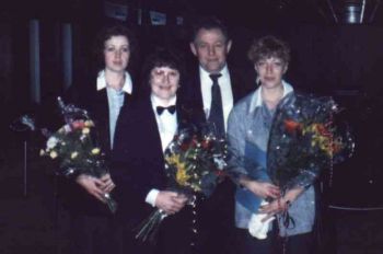 013-Ehrennadel-f-Inge-Schmidt-c-1986.jpg