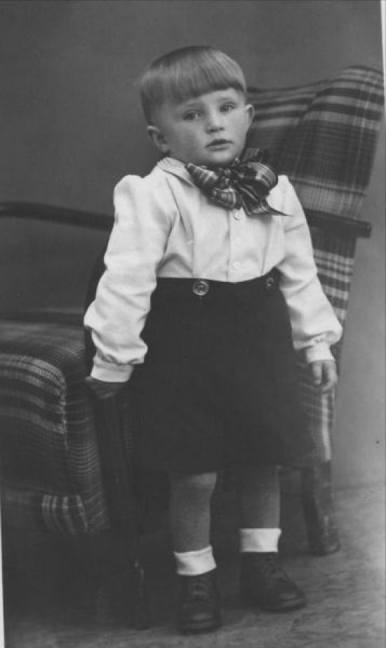 025-Helmut.jpg