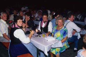 113-im-Festzelt.JPG