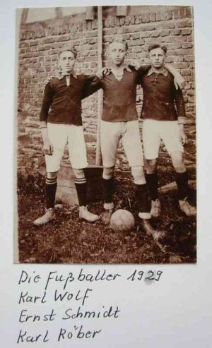 004a-Mudenbacher-Fussballer-1929-a.jpg