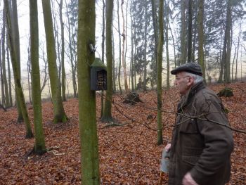 009-2012-03-01-Reinigung-Nistkaesten.JPG