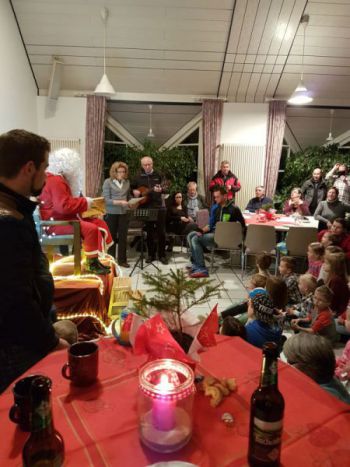 009-2016-Weihnachtsmarkt-mit Nikolaus.jpg