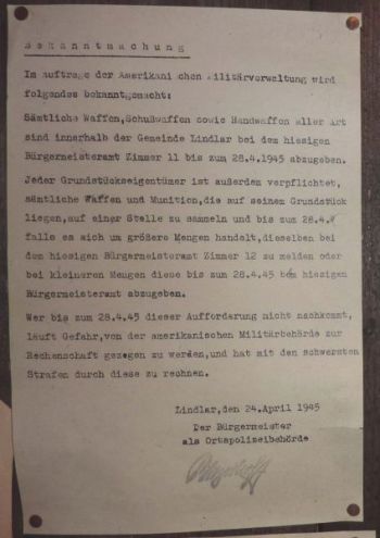 006-Waffenablieferung-1945.jpg