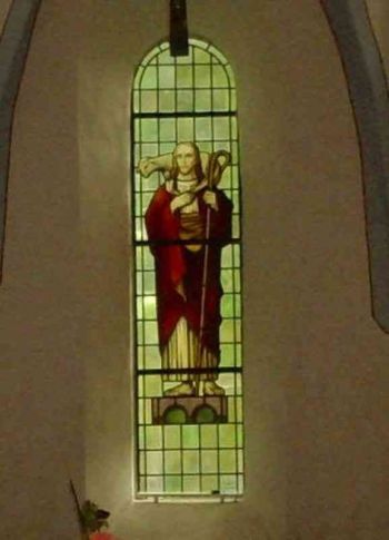009-Kirche-Kroppach-Fenster-hinter-Altar.jpg