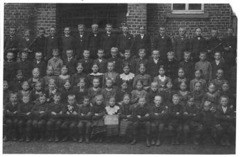 1914  b-Schueler (2).jpg