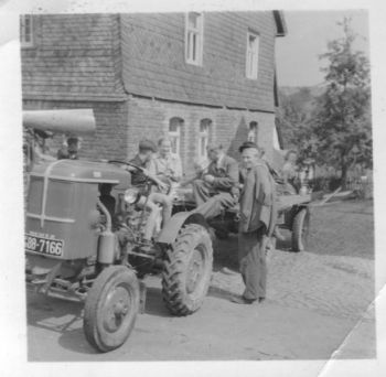 1951-Auf zur Feldarbeit-Anfang50er.jpg