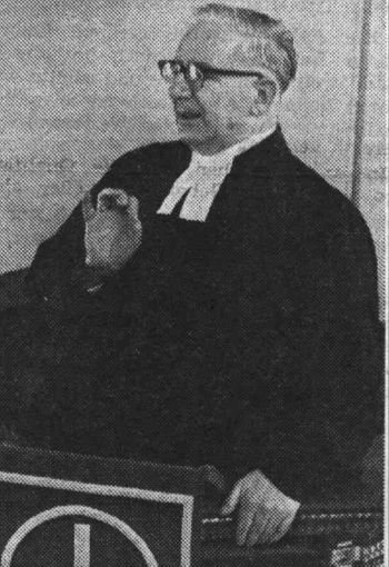 019-Pfarrer-Dekan-Fischer-1976.jpg