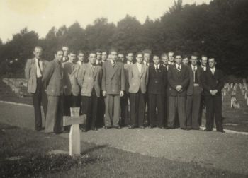 Feuerwehr-auf-Soldatenfriedhof.jpg