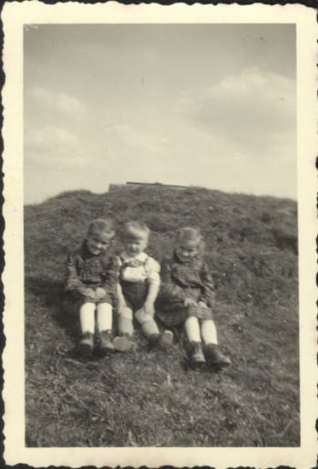 021-1953-Doris-Horst Weise-Inge.jpg