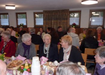 003-Osterandacht-Fruehstueck-2012.JPG