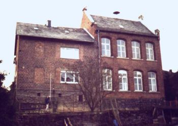 003c-Schule um 1990.jpg