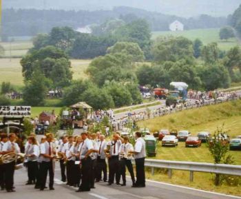 001-Festzug.jpg