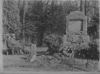 Ehrenmal-in-der-Streitheck.jpg