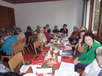 Frauenhilfe-Dez-2013-004.JPG