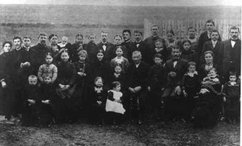 003-Thiel-Clan-1914.jpg
