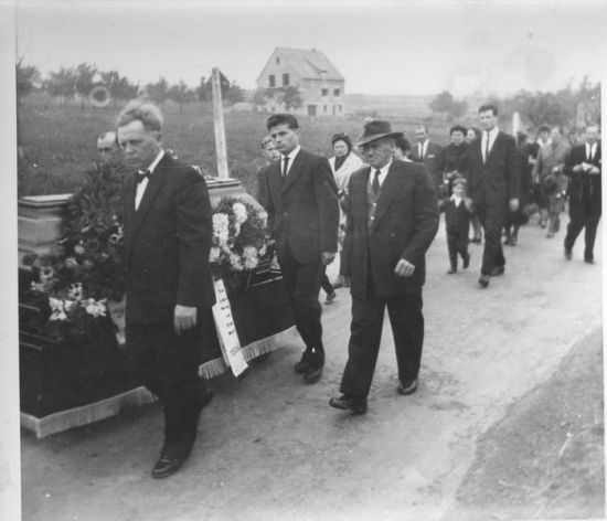 030-Beerdigung-Josef-Neumann-1968.jpg