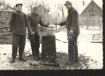 1975-im Winter bei Schuechen.jpg