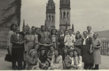 Frauenchor on Tour-Lehrer Weise-2.jpg