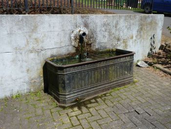003-Brunnen-in-Hanwerth.jpg
