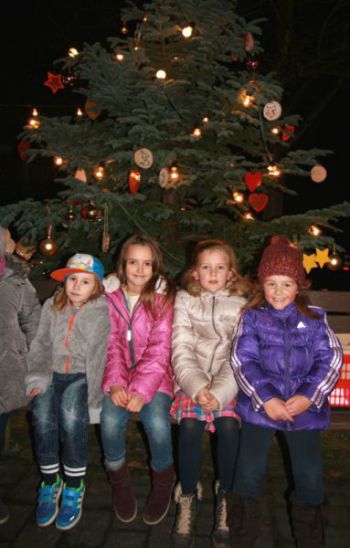 004a-2016-Weihnachtsmarkt-mit Nikolaus.jpg