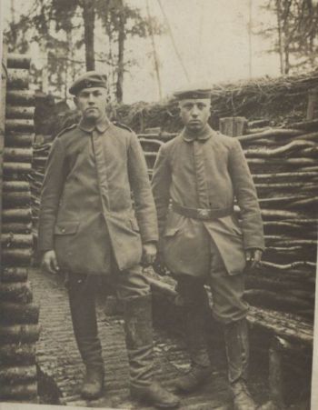 1. Weltkrieg-gut-ausgebauter-Schuetzengraben.jpg