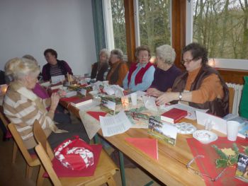 Frauenhilfe-Dez-2013-001.JPG