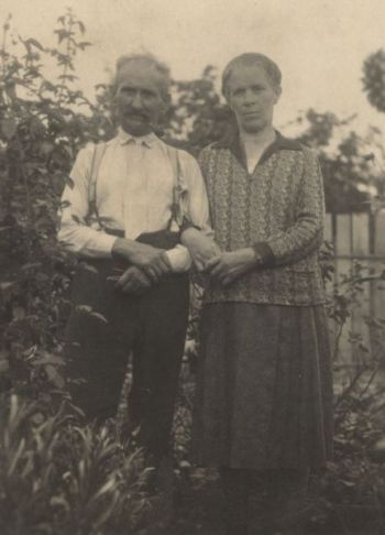 007-1939-Schwester von Opa Wilhelm Leyendecker.jpg