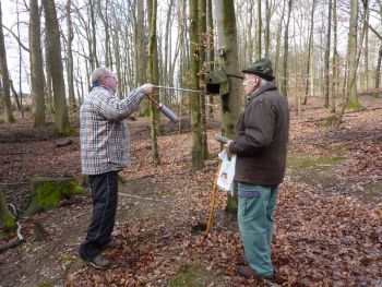 026-2012-03-08--Reinigung-Nistkaesten.JPG