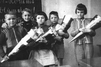 1959 Schueler Einschulung.jpg