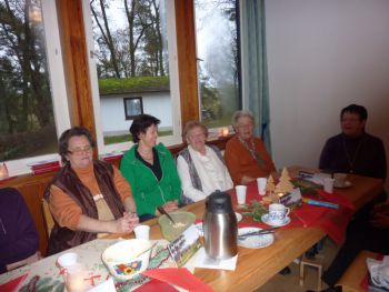Frauenhilfe-Dez-2013-006.JPG
