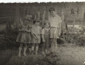 1960 Kinder.jpg