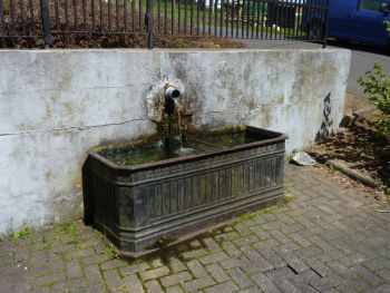 2010-Dorfbrunnen-Hanwerth-b.JPG